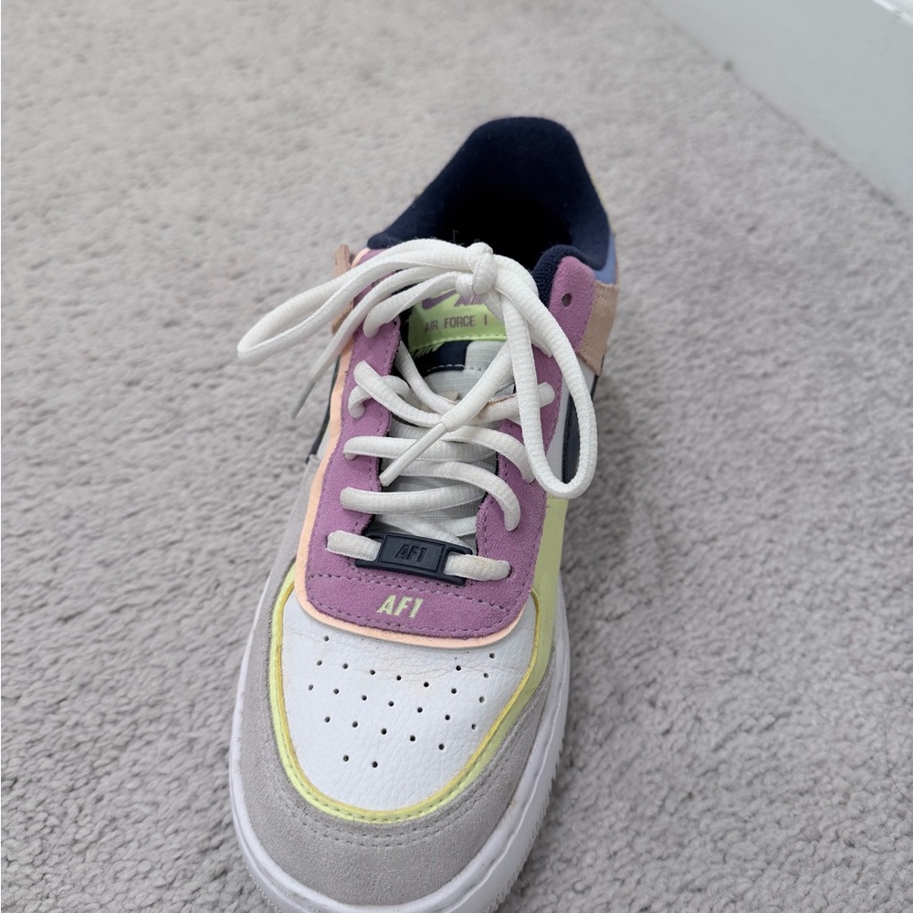 Nike Air Force 1 Low Shadow
Photon Dust Crimson Tint (Women's) - Picture 4 of 9